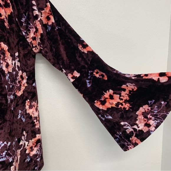 Almost Famous Purple Velvet Top Small  Woman Crave Fame Floral‎ 3/4 Flare Sleeve - Picture 3 of 10